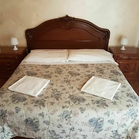 Santa Toscana 2*
