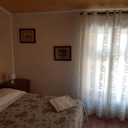Santa Toscana 2*
